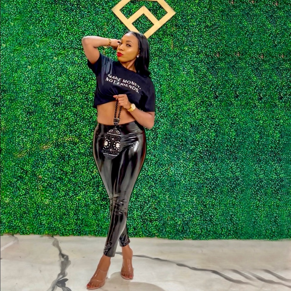 “Make Money Not Friend” 🤑 Crop Top